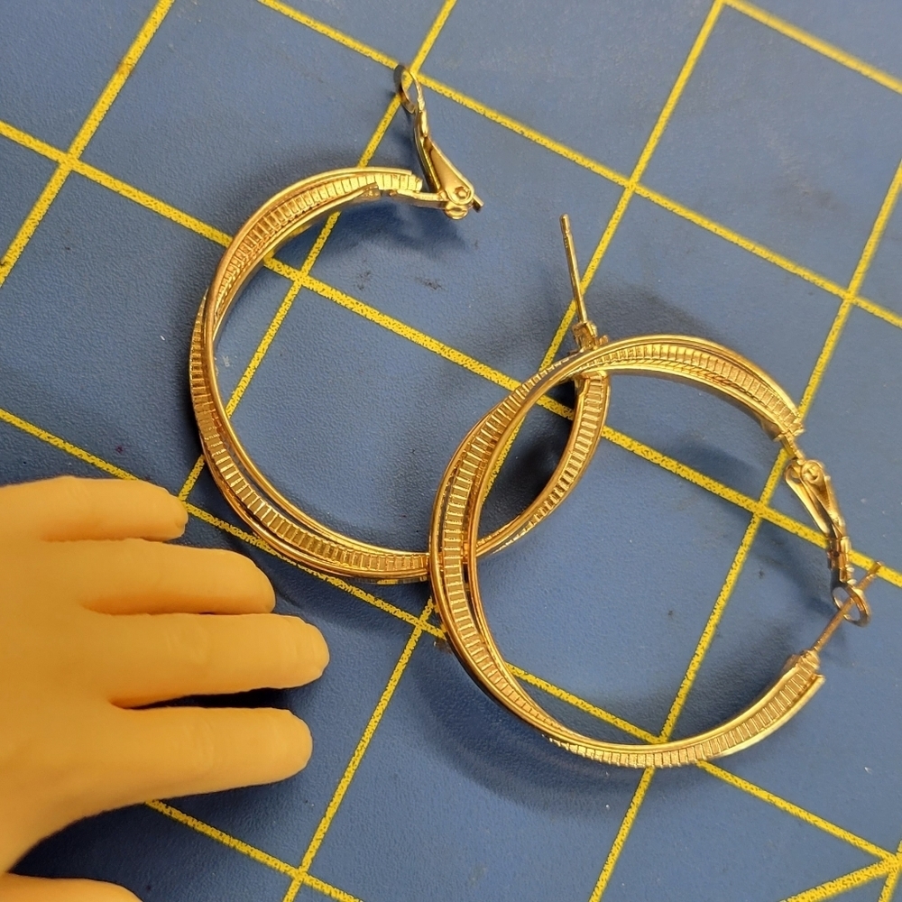 Gold Hoop Twisted 1.5" Earrings